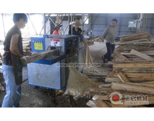廣東高明鋸桉木加工現(xiàn)場方木多片機(jī)