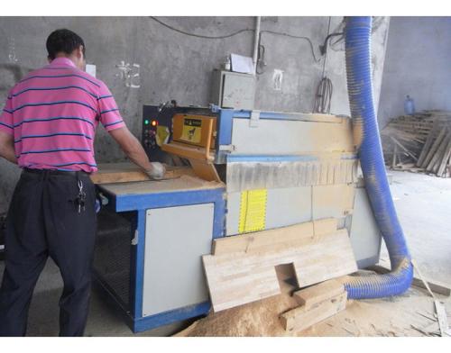 湖北省-宜昌市-五峰縣方木多片鋸80高加工現(xiàn)場(chǎng)